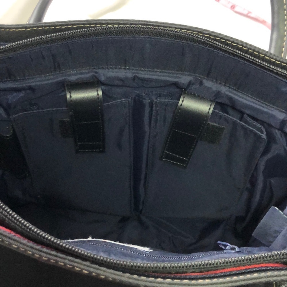 Tommy Hilfiger Purse - Picture 5 of 7
